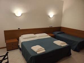 Comfort Triple Room | Laptop workspace, free WiFi