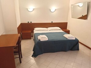 Kannettavalle tietokoneelle sopiva työtila, ilmainen Wi-Fi