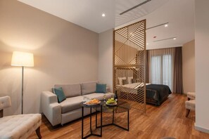In-room safe, blackout drapes, soundproofing - White Hill Hotel Tbilisi (Tbilisi)