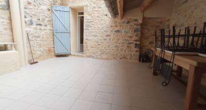 Appartement centre ville avec terrasse privative .