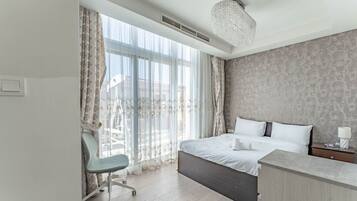 Iron/ironing board, WiFi, bed sheets