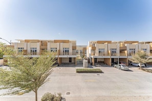 Exterior - HAVN - 3-Bedroom Villa in Damac Hills (Dubai)