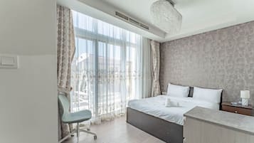 Iron/ironing board, WiFi, bed sheets