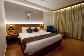 Desk, free WiFi - HOTEL SKY INTERNATIONAL (Chalakudy)