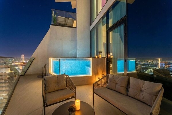 Terrace/patio - HAVN- High floor 1-bed in Binghatti Royale, JVC (Dubai)
