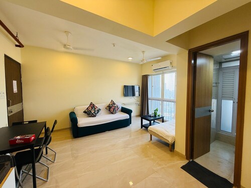 1BR Service Apart Parel 3701 Near TMH By Florastays