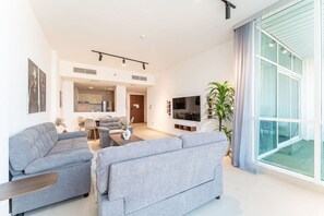 TV - HAVN - 2 bed in Hilliana Tower, Burj Al Arab View (Dubai)