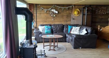 large cabin in enclosed garden with own parking ,stunning views ,pet friendly