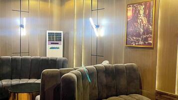 Deluxe Room, Balcony, City View | Interior