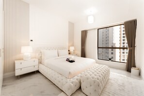 4 bedrooms, iron/ironing board, WiFi, bed sheets - Free housekeeping visits during your stay - StayShort - Modern 4 Bed Apartment in JBR that Sleeps 8 (JBR)