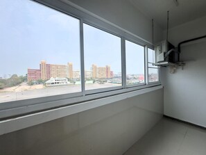 Interior - Stylish 1-bedroom Corner Condo Near Thepprasit Night Market -keha Condominium (Pattaya)