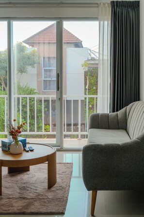 Smart TV - Cozy Villa in Seminyak. Pool, Netflix, HBO, Full Kitchen. Remote Work Friendly (Badung)