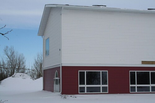 Acreage east of Calgary 1 or 2 months