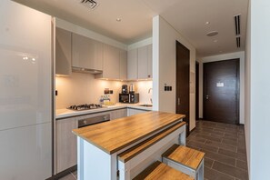 Coffee/tea maker, fridge, microwave, oven - HAVN – 2 Bedroom Luxe Stay at The Crest, Sobha (Dubai)