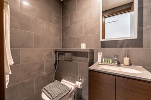 Een douche, een haardroger, een bidet