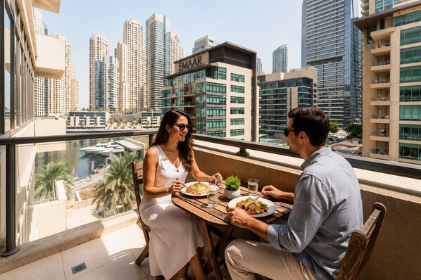 Outdoor dining - HAVN - 1 bedroom in Dubai Marina with Marina Views (Dubai)