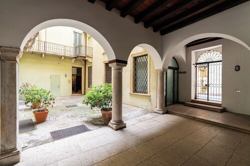 Attico nel cuore di via Mazzini