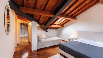 Apartment, 3 Bedrooms | In-room safe, iron/ironing board, free WiFi