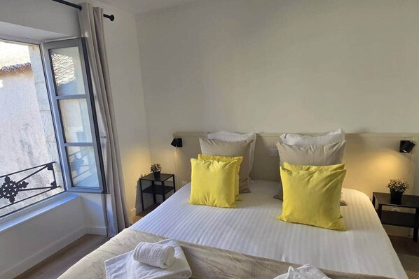3 chambres, fer et planche Ă repasser, Wi-Fi, draps fournis