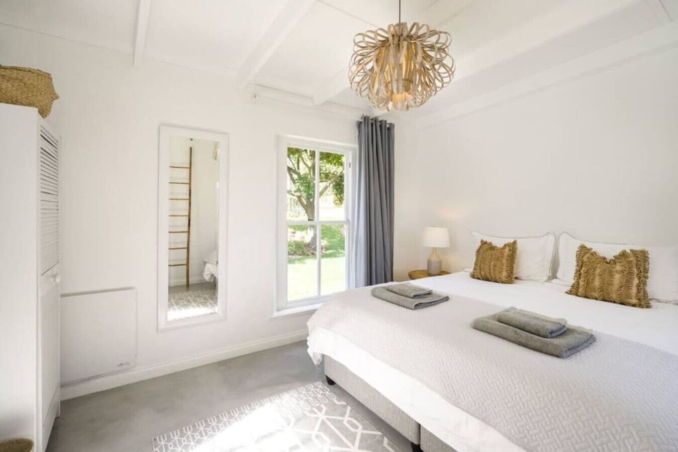 In-room safe, iron/ironing board, travel crib, free WiFi