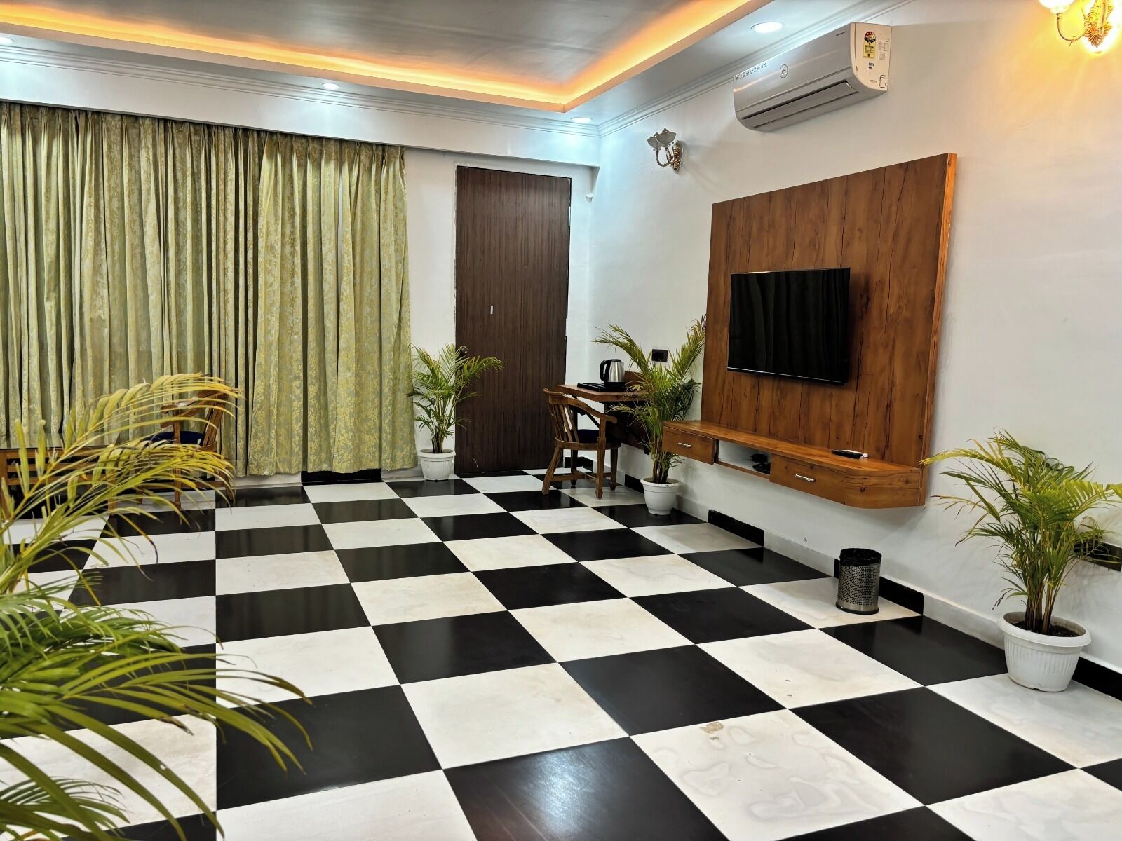 Standard Room | Free WiFi