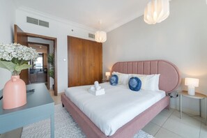 Desk, iron/ironing board, WiFi, bed sheets - HAVN - 1 Bed Apartment in 8 Boulevard, Downtown (Dubai)
