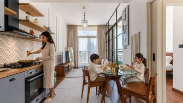 Fridge, microwave, oven, coffee/tea maker
