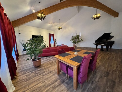 Apartment „Design I Parkplatz I WLAN“ mit Gemeinschaftsterrasse, privatem Garten und WLAN