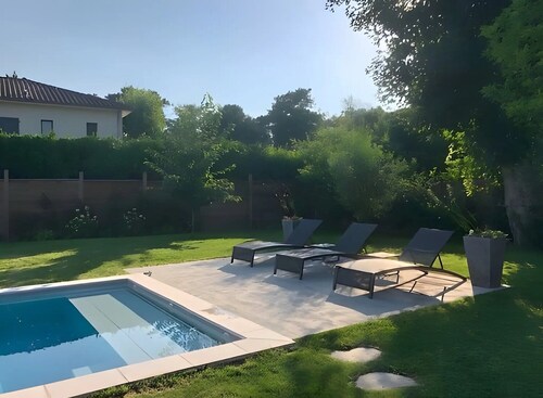 Bed and Breakfast 'Chambres Contemporaine' with Shared Pool, Shared Terrace and Shared Garden