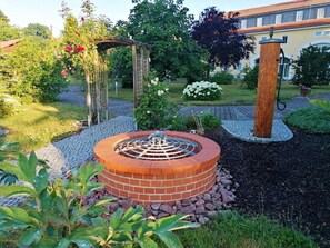 Property grounds - Rosengarten Apartment with Large Rooftop Terrace (Klipphausen)