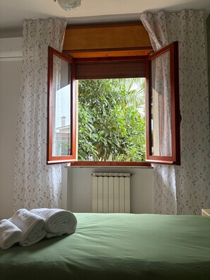 3 slaapkamers, een strijkplank/strijkijzer, wifi, beddengoed