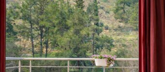 Jayne’s Rooms - Mountain View Stay in Elassona