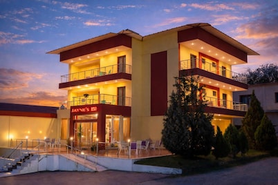 Jayne’s Rooms - Central Cozy Stay in Elassona