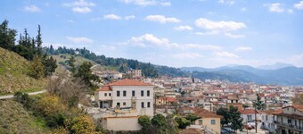 Jayne’s Rooms - Central Cozy Stay in Elassona