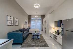 Iron/ironing board, WiFi, bed sheets - HAVN - Studio in JVC, infront of Circle Mall (Dubai)