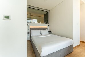 Iron/ironing board, WiFi, bed sheets, wheelchair access - HAVN - Studio in KOA Canvas, Access to Nasab Dubai (Dubai)