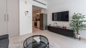 TV - HAVN - Studio Apartment in Ghozlan, The Greens (Dubai)