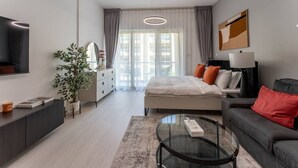Iron/ironing board, WiFi, bed sheets - HAVN - Studio Apartment in Ghozlan, The Greens (Dubai)