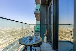 Outdoor dining - HAVN - Studio in Bloom Towers, JVC (Dubai)