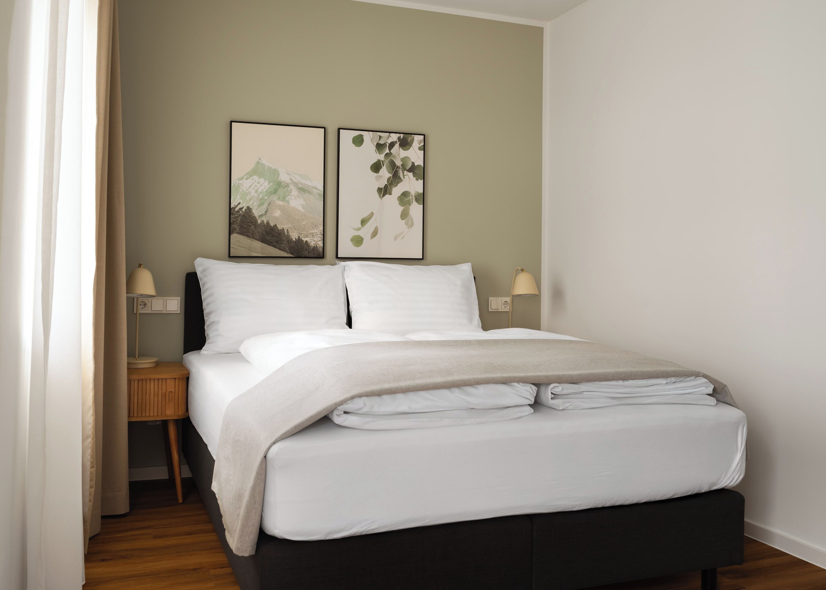 Suíte, sacada | Individualmente decorados, individualmente mobiliados, escrivaninha