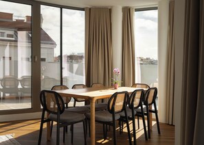 Three Bedroom Penthouse Suite | Living area - Limehome Vienna Vivenotgasse (Vienna)