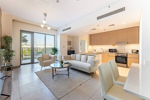TV - HAVN - 2 Bedroom in Bayshore, Dubai Creek Harbour (Dubai)