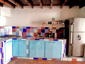 Fridge, dishwasher, coffee/tea maker, cookware/dishes/utensils - Cozy apartment historic center Cartagena Colombia (Cartagena de Indias)