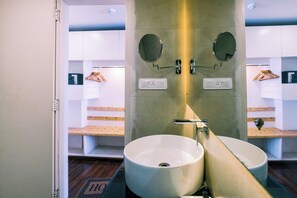 Shower, hydromassage showerhead, designer toiletries, hair dryer - Sparrow Elements Boutique Near MG Marg  (Gangtok)