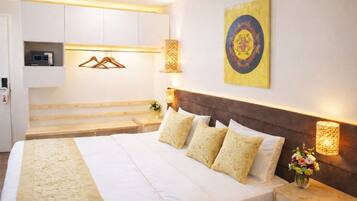 Comfort Room | Egyptian cotton sheets, premium bedding, down duvets, memory-foam beds