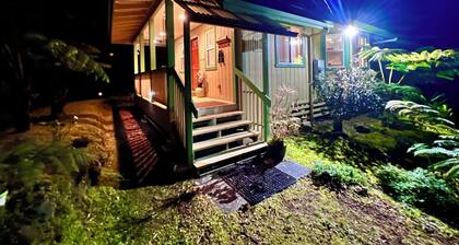 Volcano Retreat - 2BR 2BA • Kitchen • Fireplace • Near NP