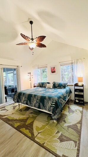 3 Schlafzimmer, Schreibtisch, Bügeleisen/Bügelbrett, Reisekinderbett
