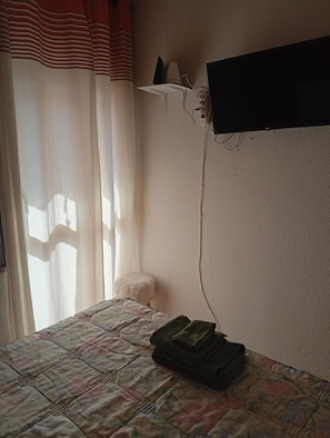 1 habitación, internet y ropa de cama 