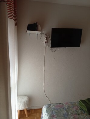 1 habitación, internet y ropa de cama 