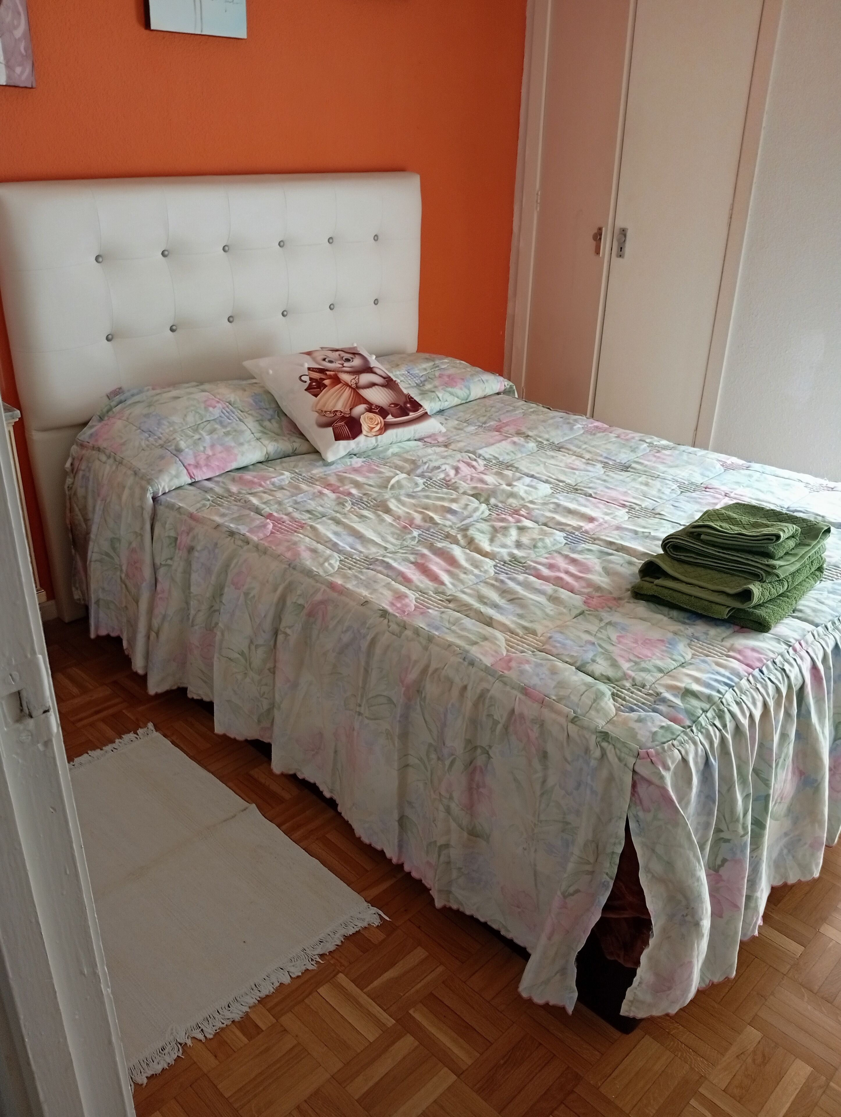 1 bedroom, internet, bed sheets